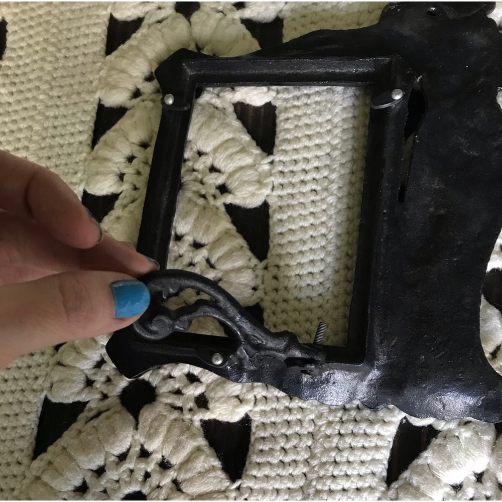 Vintage Adoring Woman Metal Picture Frame - Picture 6 of 11